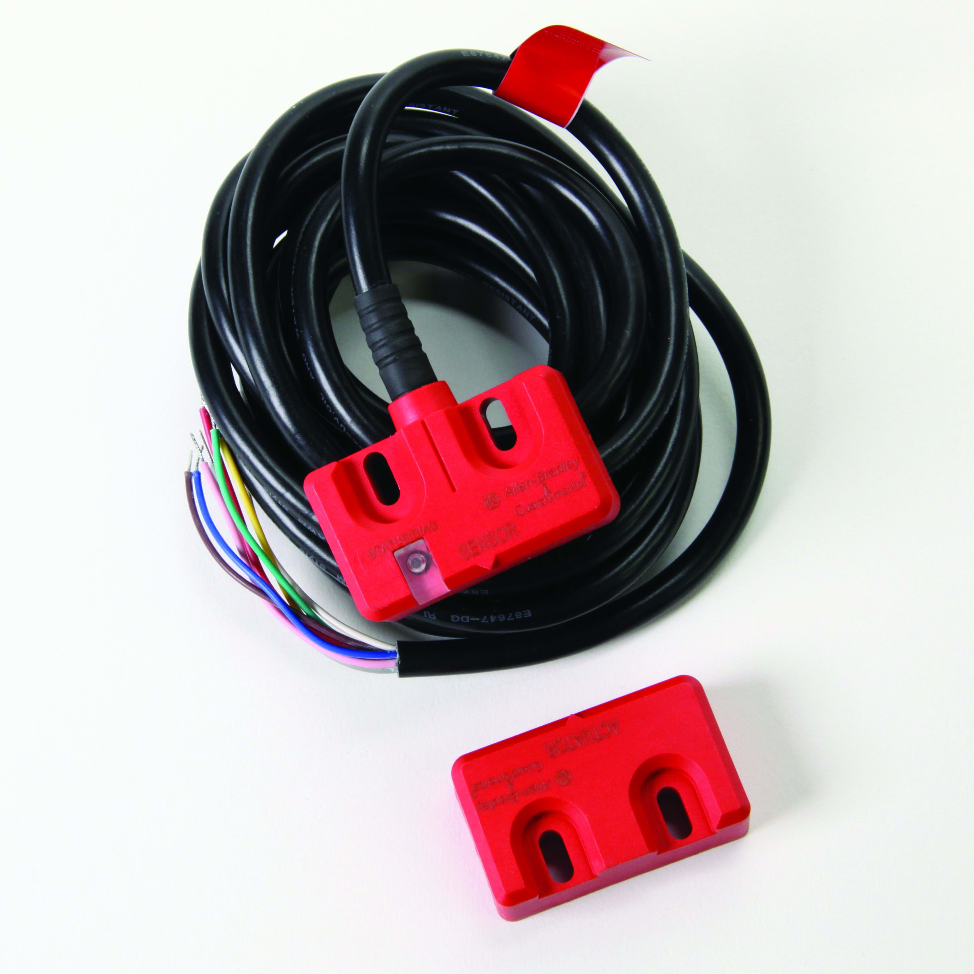 Guardmaster MC Contact Switch SSR Std Act 3 m Cable 2NC 1NO IP69K