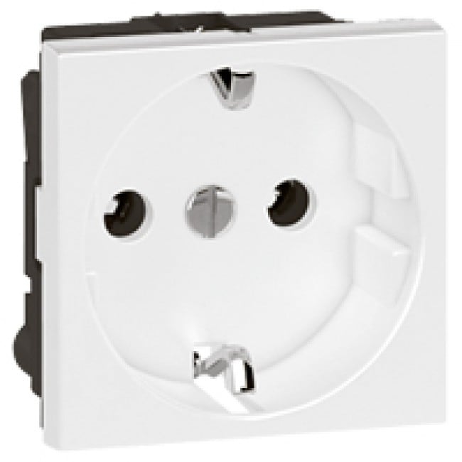 Legrand - 2P+T Shuttered 16A-Wh