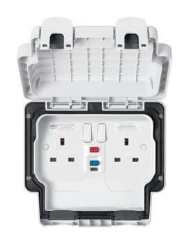 MK - 2G 13A RCD SOCKET 30MA ACTIVE